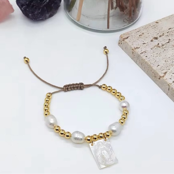 Our Lady of Grace~ Virgin de Guadelupe Mary Mother of Pearl Carved Bead Bracelet - Picture 7 of 16